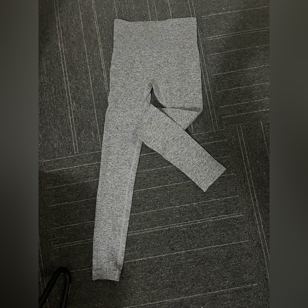 Gray colsie leggings